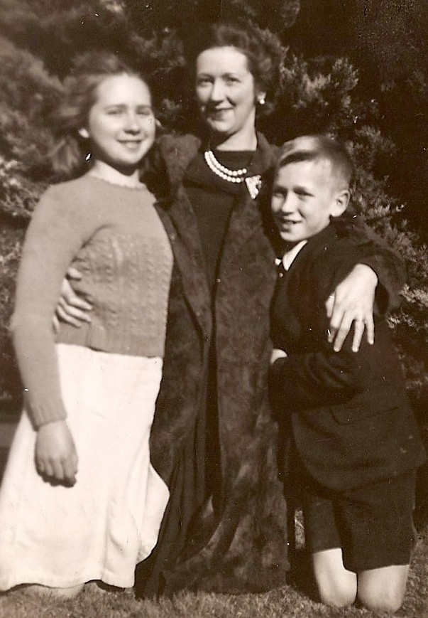 FAMILY REUNION Yvonne, her mother, and one of her brothers the day their mother found them at Coorah.